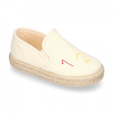 Alpargata Niño Números Y Letras Con Elásticos Tipo Slip On En Lona Piqué. 29 Marfil