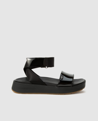 UGG - Sandalias Planas De Mujer De Charol Sintético En Color Negro a un  precio más barato - Shoptize
