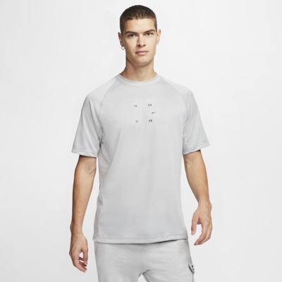 Nike Sportswear Tech Pack Camiseta de manga corta de tejido Knit - Hombre - Gris