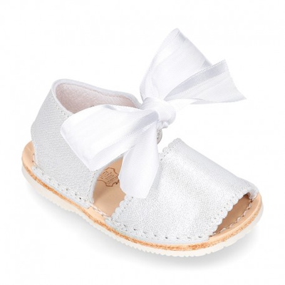 Menorquina Tipo Angelito En Piel Metalizada Y Suela Súper Flexible. 18 Plata