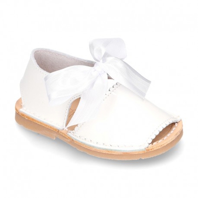 Menorquina Niña Tipo Angelito En Piel Charol Y Suela Súper Flexible. 20 Blanco