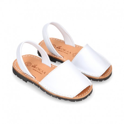 Menorquina Niños Tira En Piel Suave En Color Blanco. 28 Blanco