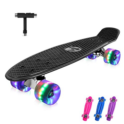 BELEEV Skateboard 55cm/22inch para Principiantes Adultos y Niños, Mini Cruiser Retro Skateboard con All-in-One Skate T-Tool, Skateboard con 4 LED PU R