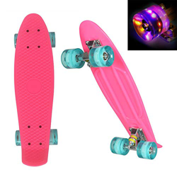 WeSkate Mini Cruiser Skateboard Retro Full Board 22 "55cm Vintage Skateboard con borde de plástico Cruiser Board con PU Flash Wheel Bearing ABEC-7 par características
