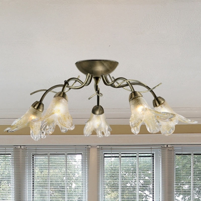 Elegante corona de techo LILY, latón envejecido