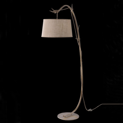Lámpara de pie Sabina con pantalla textil en oferta
