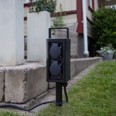 Columna de enchufes Plugge con cable, pica tierra