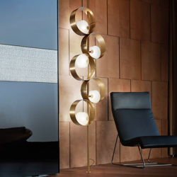 Lámpara de pie Sound en oro características