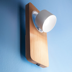 Aplique LED Beebo W, roble características