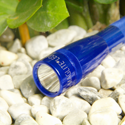 Linterna LED azul Mini Maglite en oferta