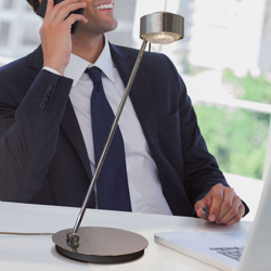 Lámpara de mesa Puk Maxx Table, cromo características