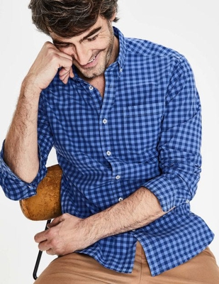 STÜCKGEFÄRBTES HEMD MIT SCHMALER PASSFORM