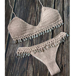 JAGETRADE 2019 Mujeres Sólido Crochet Bikini Conjunto Conchas Borlas Bikini Brasileño Crochet Traje De Baño Halter Trajes De Baño Strappy Bikinis Traj en oferta