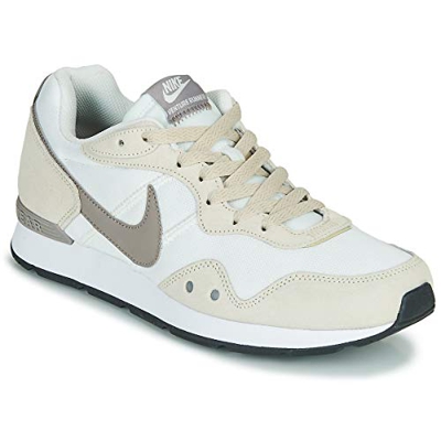 Nike Venture Runner, Zapatillas Hombre, Fossil/Enigma Stone/Sail/White, 45.5 EU