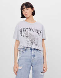 Bershka Camiseta Con Estampado Mujer S Azul Lavado en oferta