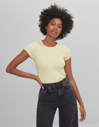 Bershka Camiseta De Canalé Con Textura Corazón Mujer M Amarillo características