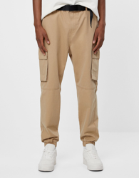 Bershka Pantalón Cargo Con Cinturón Hombre L Camel en oferta