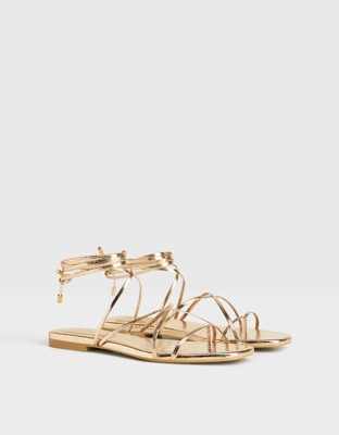 Bershka Sandalia Plana Atada Metalizada. Mujer 35 Oro