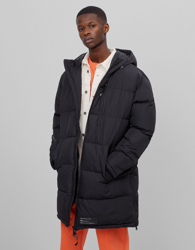 Bershka Abrigo Puffy Largo Hombre S Negro en oferta