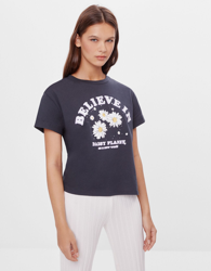 Bershka Camiseta Print Manga Corta Mujer Xs Gris en oferta