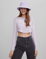 Bershka Camiseta Print Cropped Mujer S Morado en oferta