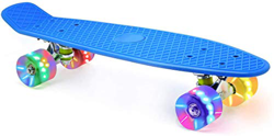 Skevic Skateboard 55cm/22inch para Principiantes Adultos y Niños, Mini Cruiser Retro Skateboard con All-in-One Skate T-Tool, Skateboard con 4 LED PU R precio