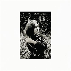 May-Broken Twin características