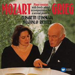 Mozart, Grieg. Piano Sonatas en oferta