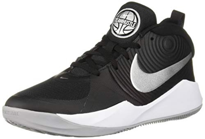 Nike Team Hustle D 9 (GS), Zapatos de Baloncesto Unisex Niños, Multicolor (Black/Metallic Silver/Wolf Grey/White 001), 36.5 EU