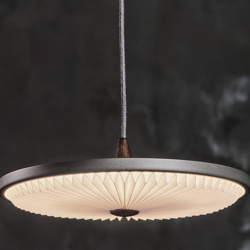 LE KLINT Soleil colgante LED gris oscuro Ø50cm en oferta