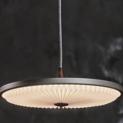 LE KLINT Soleil colgante LED gris oscuro Ø50cm