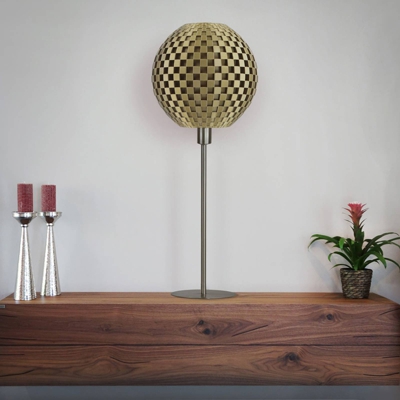 Lámpara de mesa Flechtwerk Kugel, dorado