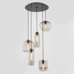 Lámpara colgante Svala, pantallas vidrio, 5 luces características