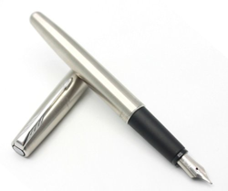 Parker, Frontier - Pluma estilográfica de acero inoxidable, acabado cromado, plumín fino de acero características