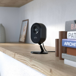 Arlo Essential Indoor cámara de seguridad, negra características