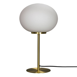Dyberg Larsen Queen lámpara de mesa, armazón latón en oferta