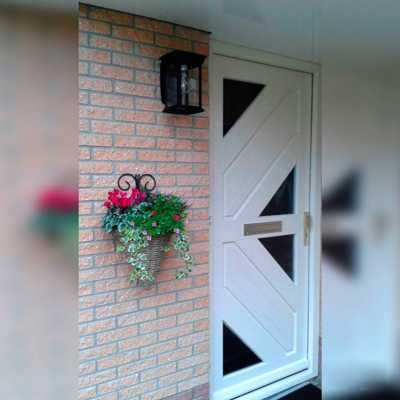 Aplique de exterior Carlton con pantalla de vidrio