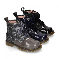 Botita Rockera Niña Lazos Terciopelo En Piel Charol De Colores Con Glitter. 29 Negro características