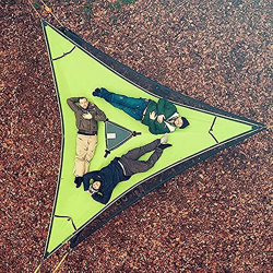 Gigante Aéreo Camping Hamaca 6.5Ft/9Ft/13Ft, Portátil Al Aire Libre Multi-Persona Hamaca Triangular De Malla 3 Punto Cama Colgante De Tela De Paracaíd precio