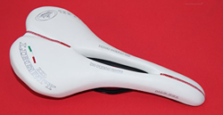 Selle MONTEGRAPPA "LIBERTY" avec vidage prostatico Idéal pour vélo de route/Course-Pignon Fixe-Blanc/Fixed precio