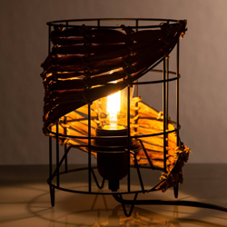 Lámpara de mesa Java, alambre, trenza hierba características