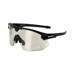 EASSUN Gafas de Ciclismo Giant, Fotocromáticas, Antideslizantes y Ajustables con Sistema de Ventilación - Negro Mate características