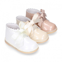 Bota Safari Niñas Ceremonia Con Cordones Seda Y Ondas En Piel Charol. 19 Blanco precio