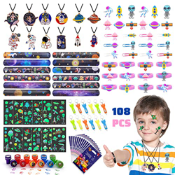 108 Piezas Piñata Cumpleaños Infantil Espacio, Juguetes Regalos Cumpleaños Niños Colegio Pulseras Niños Cumpleaños Bolsas Fiesta Llavero Collar Marcad en oferta