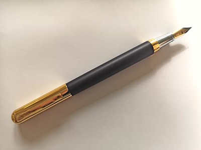Pluma estilográfica con punta elástica semiflexible
