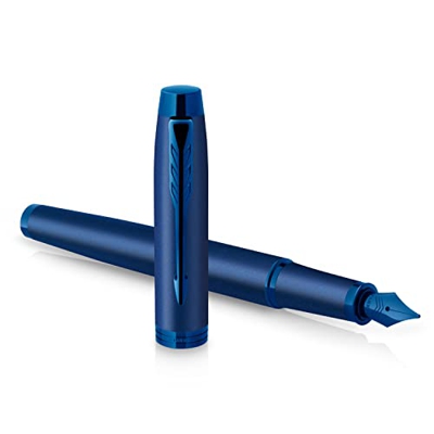 Parker Pluma estilográfica IM Monocromática | Acabado azul y adornos | Punta mediana | Tinta azul | Caja de regalo
