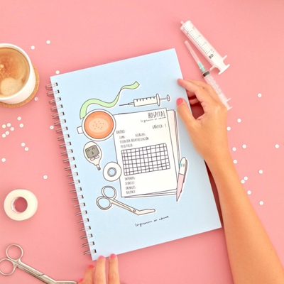 Enfermera En Apuros - Libreta A4 Mesa Enfermera