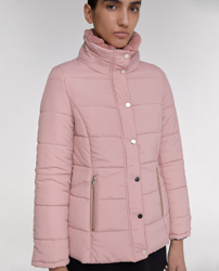 Ver Sfera - Plumífero Corto De Mujer Con Cuello Chimenea y sus características Sfera - Plumífero Corto De Mujer Con Cuello Chimenea en oferta