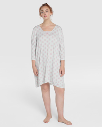Imagen de Lazo Plus - Camisón Corto De Tallas Grandes Estampado al mejor precio Lazo Plus - Camisón Corto De Tallas Grandes Estampado características