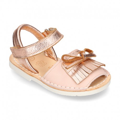 Menorquina Velcro Con Flecos En Piel Extra Suave Y Piel Metalizada. 20 Rosa